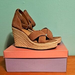 Lisa☆Vicky Cognac Suede Wedge Sandals Size 8 1/2 Tan